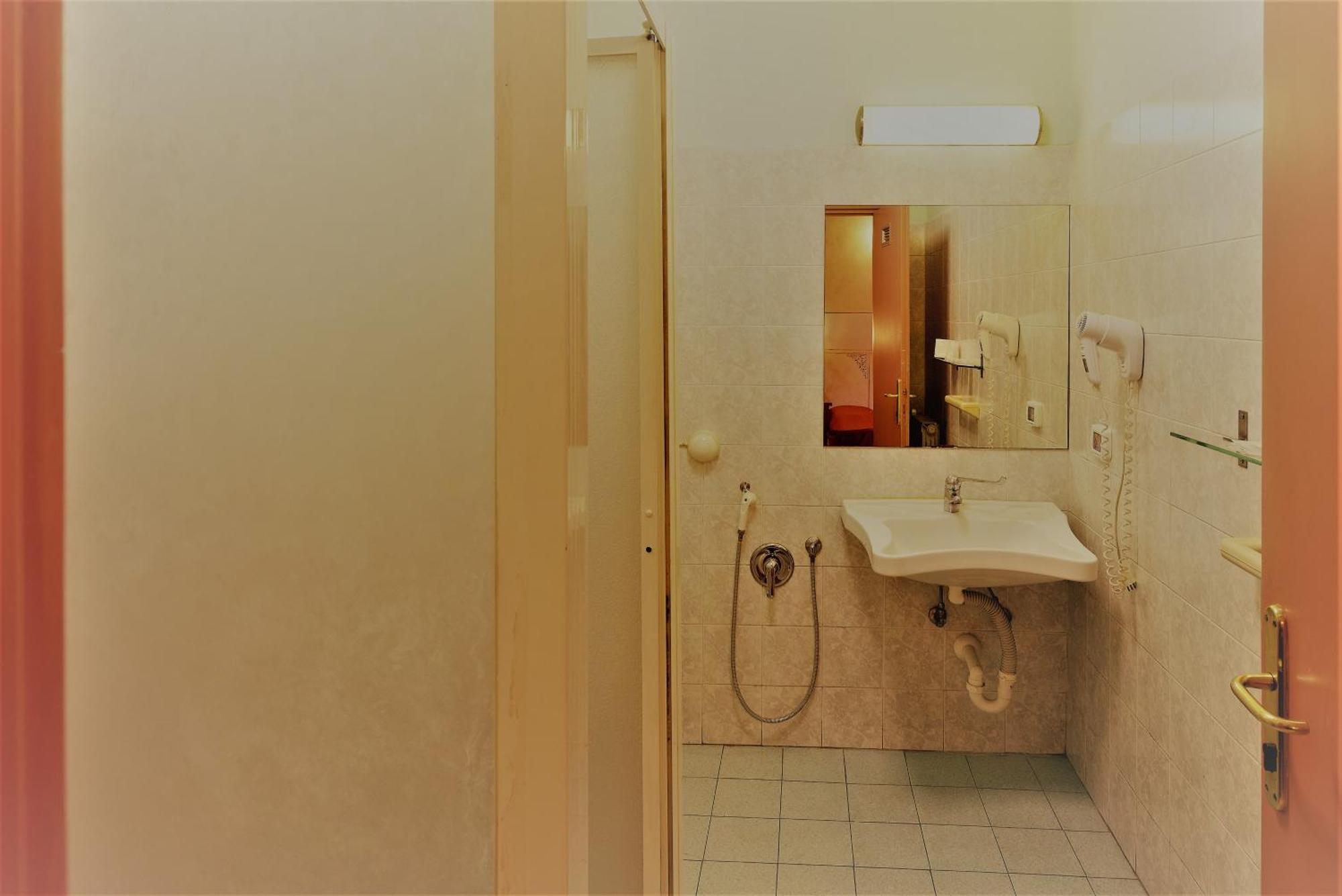 Triple Room,1215917245:JPEG